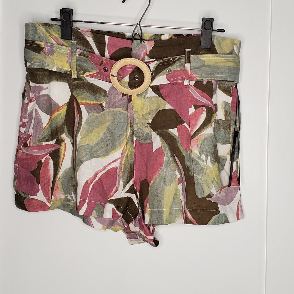 Tahari Luxe Women's Floral Print Belted 100% Linen Summer Shorts Size Large.